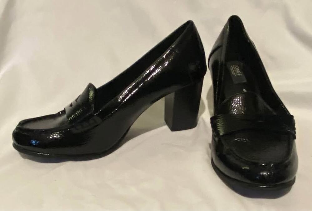Jones New York Cypress Black Patent Penny Loafer Heels Size 7.5